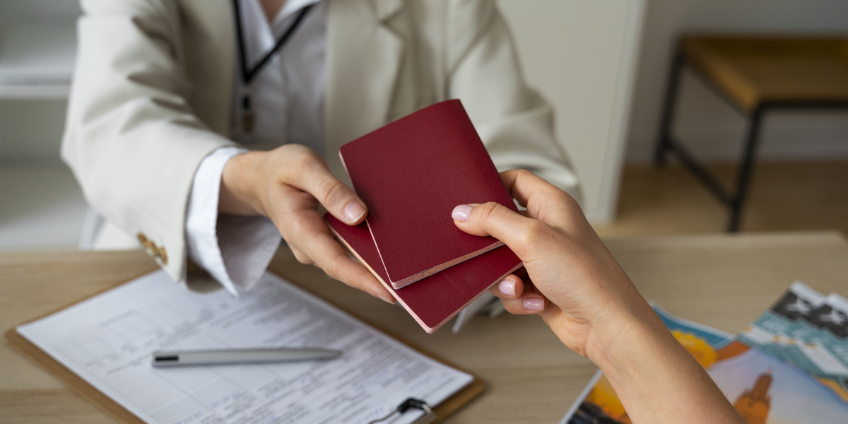 Challenging Home Office Decisions: How Specialist Solicitors Can Help