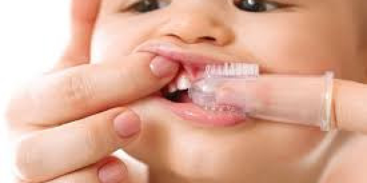 Learn When to Start Brushing Your Baby’s Teeth