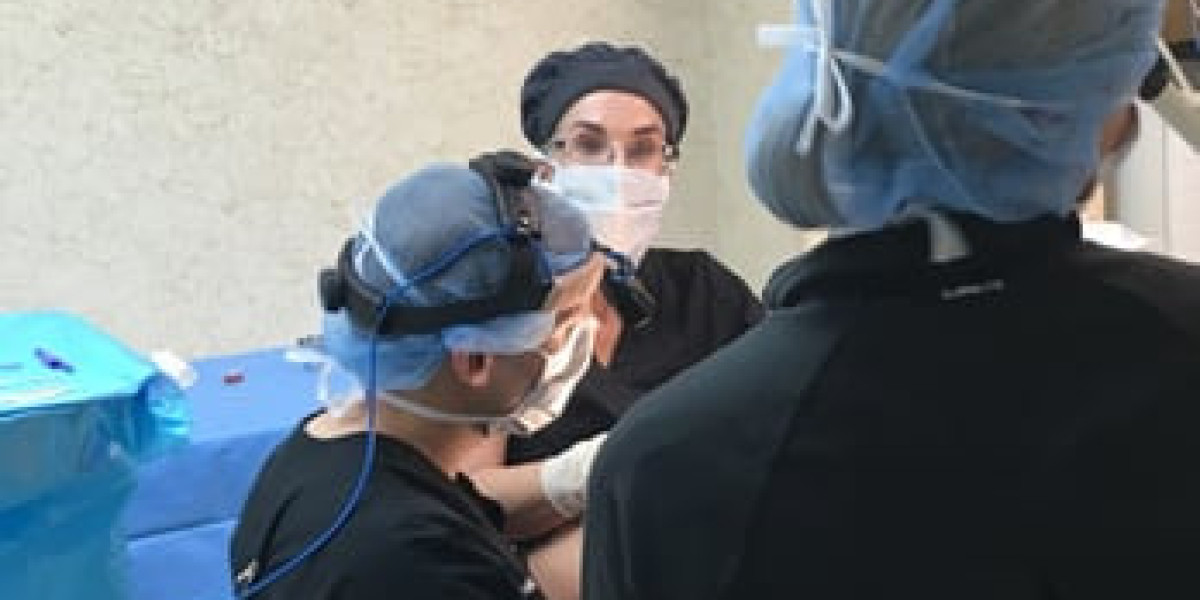 How Facial Aesthetic Trends on TikTok & Social Media Influence Surgery Choices