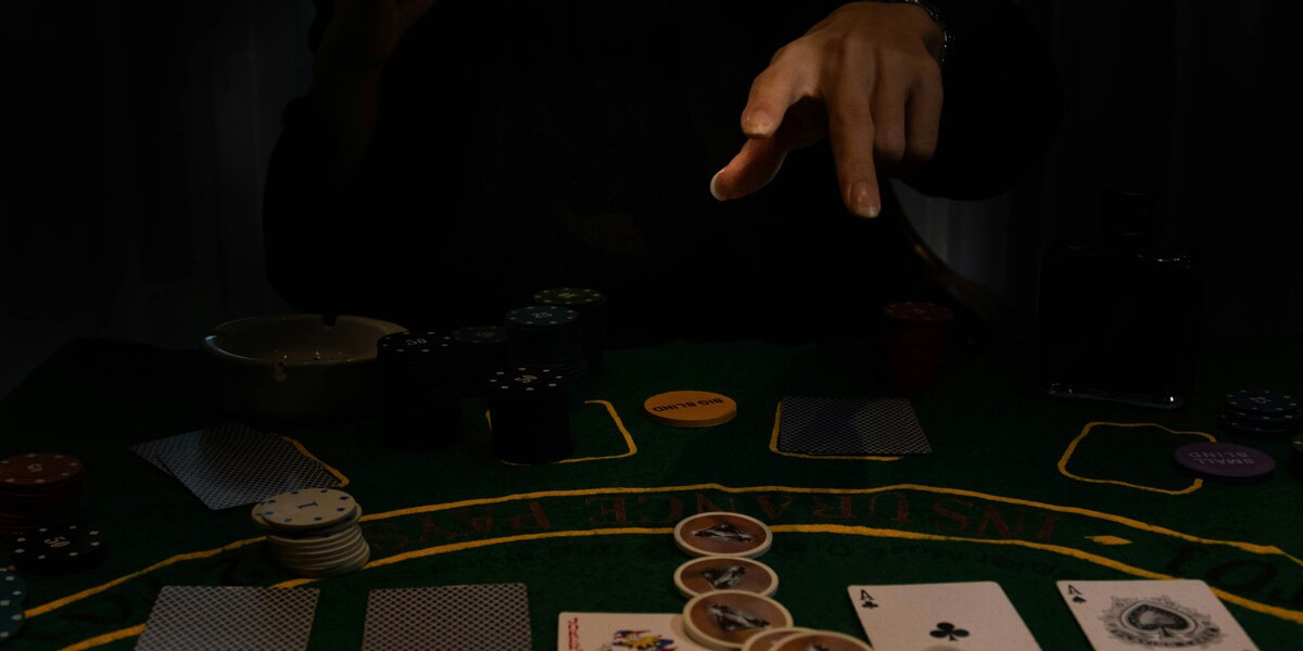 Online Gambling Safety: Exploring the Inavegas Scam Verification Community