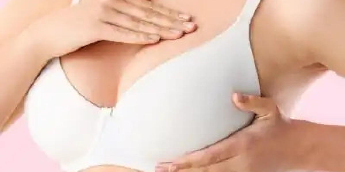 هل تكبير الثدي في الرياض آمن؟ آراء الخبراء