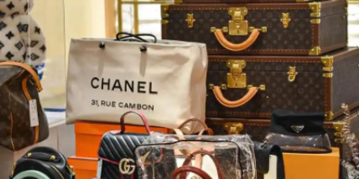 Signature Style Handbags Without the Premium Price