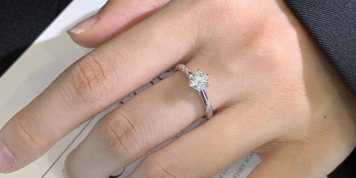 Redefining Elegance with Modern Engagement Ring Designs