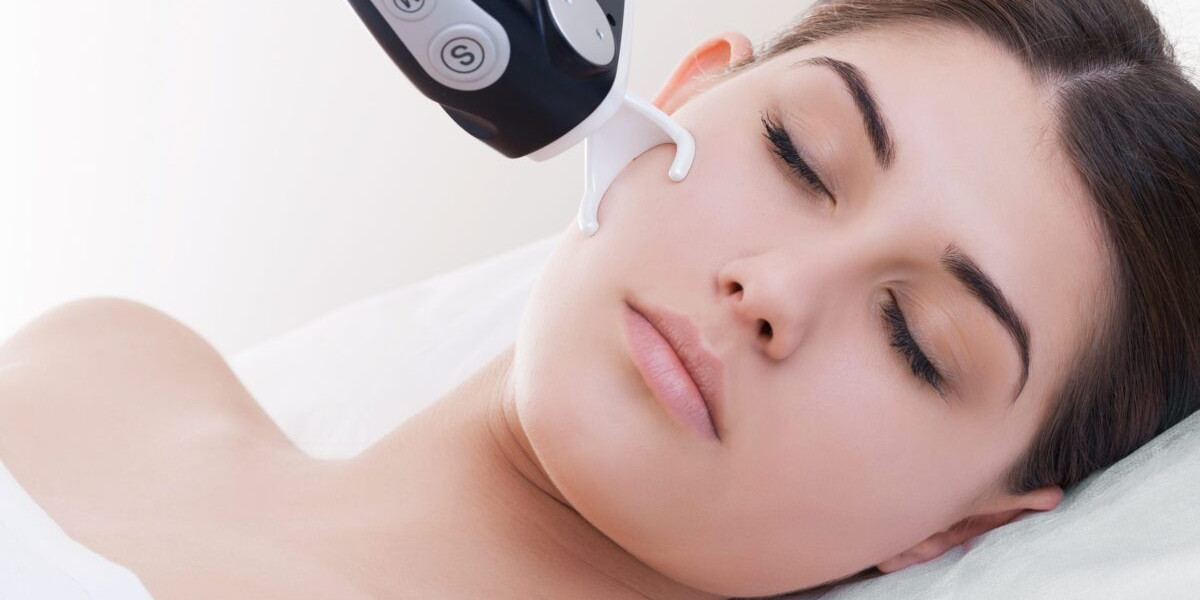 Rejuvenating Aging Skin with Fractional Laser Treatment in Dubai