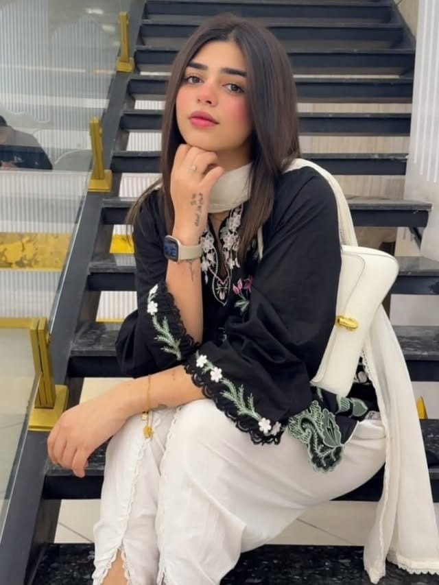 dubailadyone dubailadyone Profile Picture