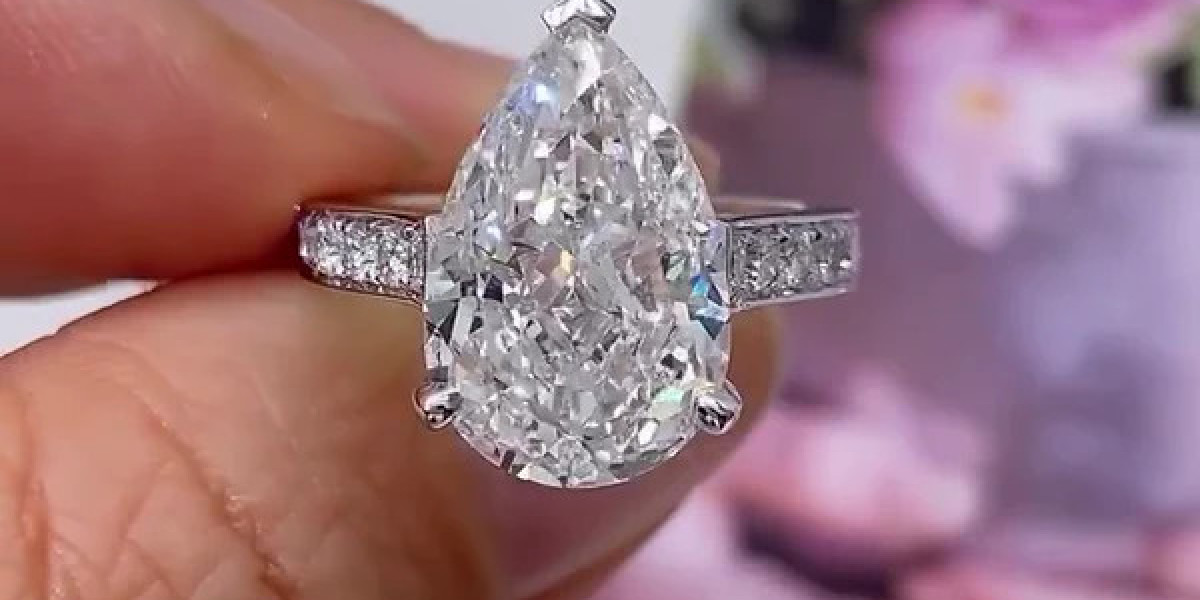 How Pear Shaped Lab Grown Diamond Rings Offer Contemporary Brilliance